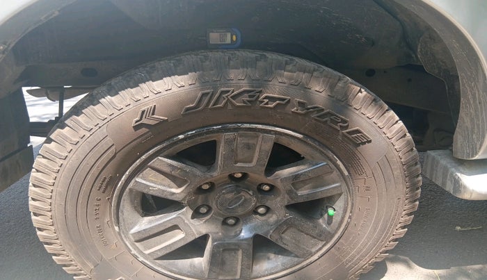 2007 Ford Endeavour XLT 4X2 MT, Diesel, Manual, 98,205 km, tyre