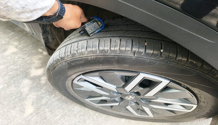 2024 Hyundai VENUE Executive 1.0 Turbo MT, Petrol, Manual, 7,465 km, tyre