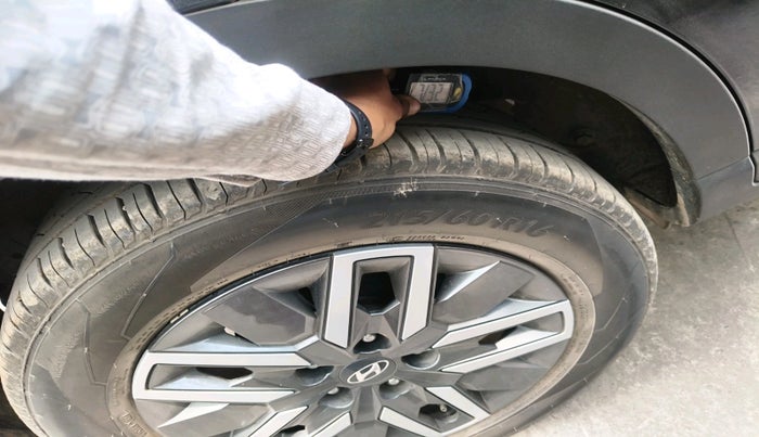 2024 Hyundai VENUE Executive 1.0 Turbo MT, Petrol, Manual, 7,465 km, tyre