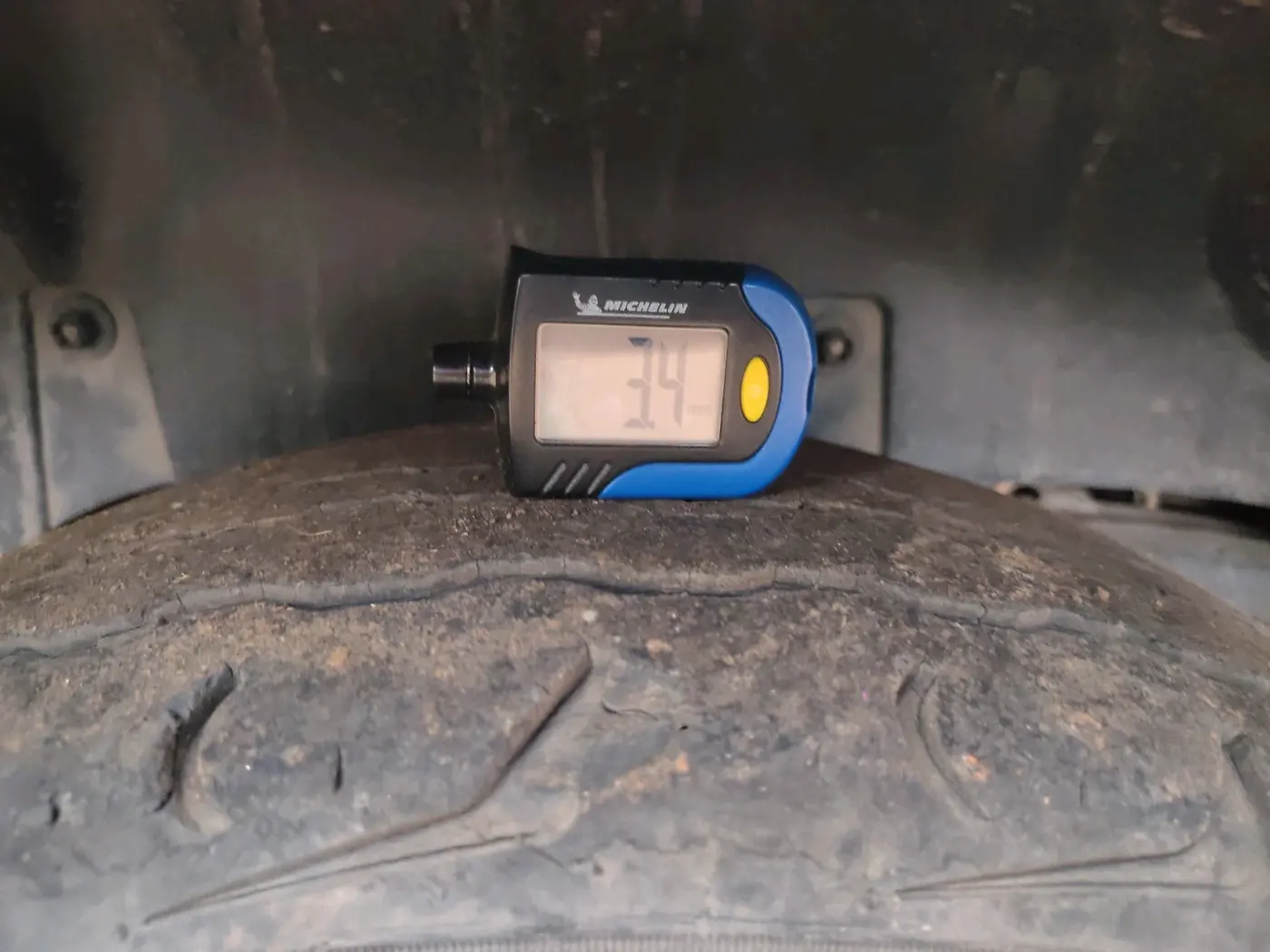 2017 Mahindra TUV300 T6 PLUS, Diesel, Manual, 57,955 km, tyre