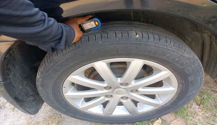 2010 Maruti SX4 ZXI, Petrol, Manual, 98,476 km, tyre