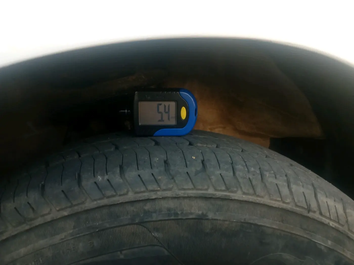 2010 Maruti Ritz VXI, CNG, Manual, 1,52,309 km, tyre