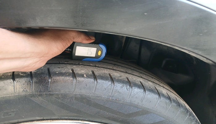 2016 Maruti S Cross SIGMA 1.3, Diesel, Manual, 1,38,764 km, tyre