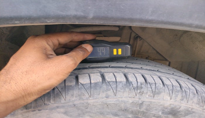 2016 Maruti Vitara Brezza ZDI PLUS, Diesel, Manual, 1,67,658 km, tyre