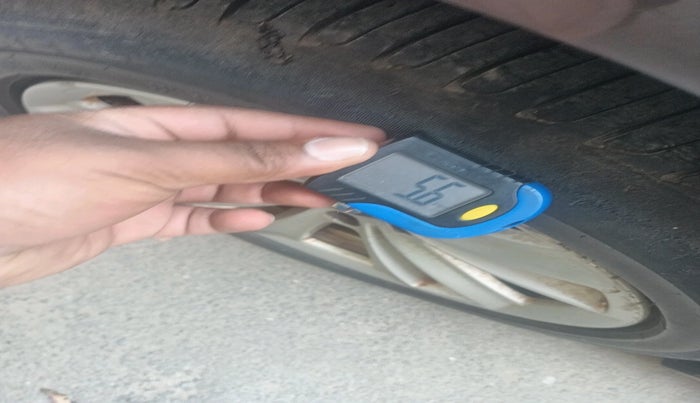 2011 BMW 5 Series 525D 3.0, Diesel, Automatic, 1,09,073 km, tyre