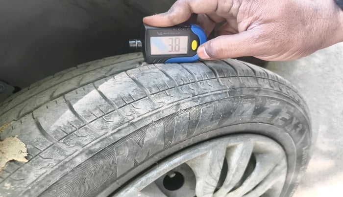 2015 Maruti Swift VDI, Diesel, Manual, 1,13,928 km, tyre