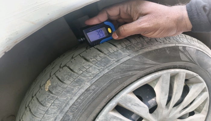 2015 Maruti Swift VDI, Diesel, Manual, 1,13,928 km, tyre