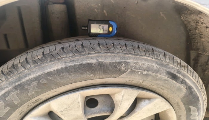 2015 Maruti Swift VDI, Diesel, Manual, 1,13,928 km, tyre