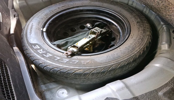 2012 Hyundai i20 ASTA 1.4 CRDI, Diesel, Manual, 70,660 km, tyre