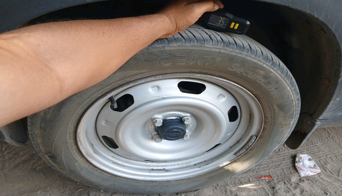 2024 Nissan MAGNITE  XE AMT EZ Shift, Petrol, Automatic, 27,797 km, tyre