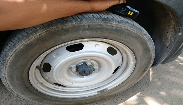 2024 Nissan MAGNITE  XE AMT EZ Shift, Petrol, Automatic, 27,797 km, tyre