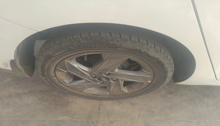 2021 Hyundai Verna SX 1.5 VTVT, Petrol, Manual, 50,587 km, tyre