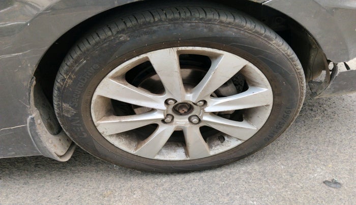 2012 Hyundai Verna FLUIDIC 1.6 CRDI SX AT, Diesel, Automatic, 99,769 km, tyre