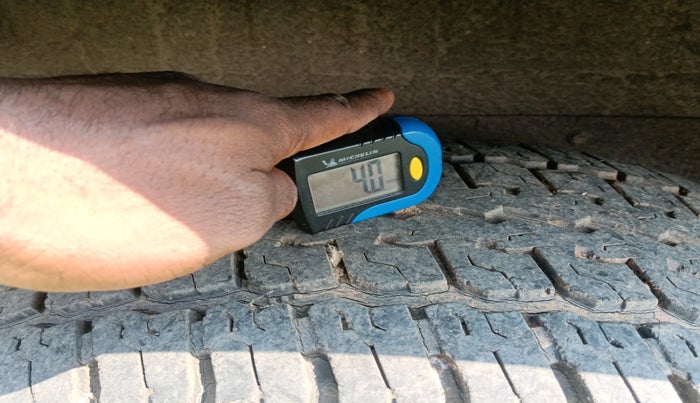 2003 Mahindra Scorpio 2.6 CRDE, Diesel, Manual, 1,45,000 km, tyre