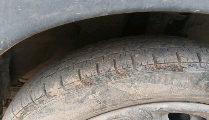 2017 Renault Kwid RXL, Petrol, Manual, 53,607 km, tyre