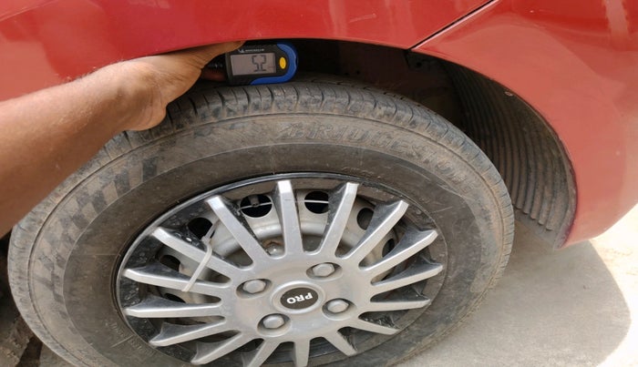 2013 Hyundai Eon D-LITE+, Petrol, Manual, 61,108 km, tyre