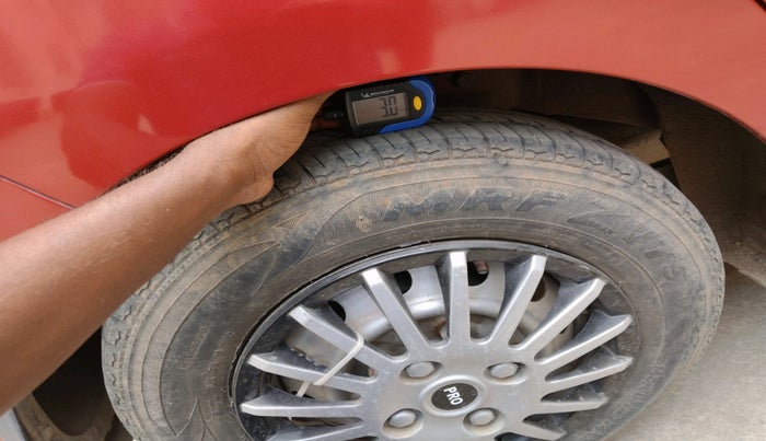 2013 Hyundai Eon D-LITE+, Petrol, Manual, 61,108 km, tyre