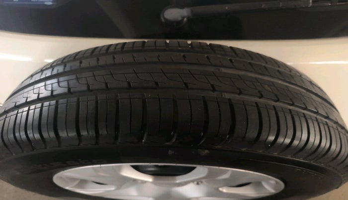 2016 Ford Ecosport TREND 1.5L PETROL, Petrol, Manual, 1,00,695 km, tyre