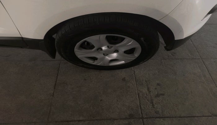 2016 Ford Ecosport TREND 1.5L PETROL, Petrol, Manual, 1,00,695 km, tyre