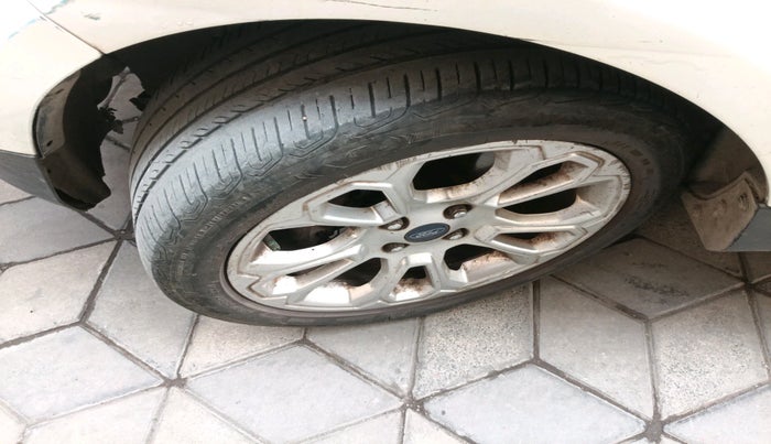 2018 Ford Ecosport TITANIUM + 1.5L DIESEL, Diesel, Manual, 1,01,393 km, tyre