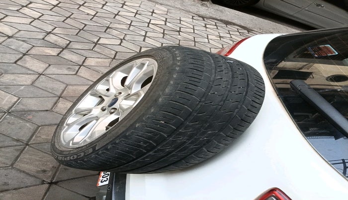 2018 Ford Ecosport TITANIUM + 1.5L DIESEL, Diesel, Manual, 1,01,393 km, tyre