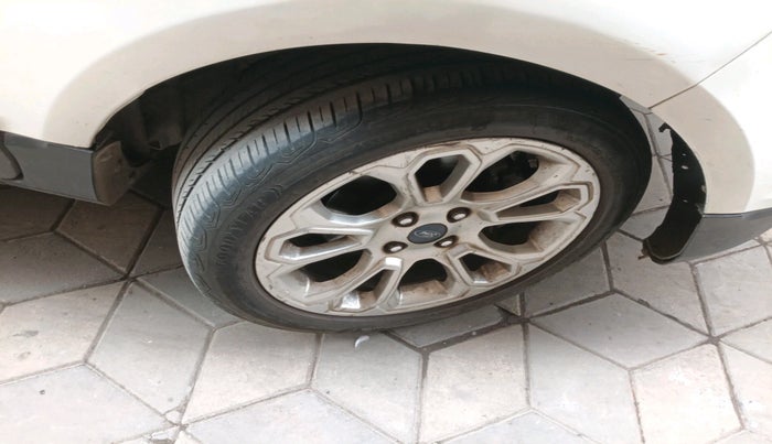 2018 Ford Ecosport TITANIUM + 1.5L DIESEL, Diesel, Manual, 1,01,393 km, tyre