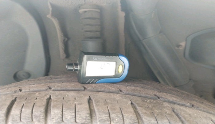 2017 Renault Duster 110 PS RXZ DIESEL, Diesel, Manual, 1,01,780 km, tyre