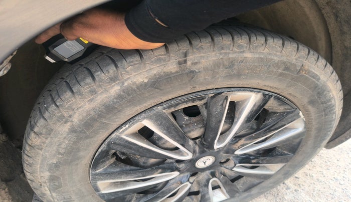 2017 Maruti Baleno DELTA PETROL 1.2, Petrol, Manual, 1,03,215 km, tyre