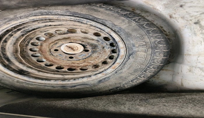 2012 Honda Brio S MT, Petrol, Manual, 50,645 km, tyre