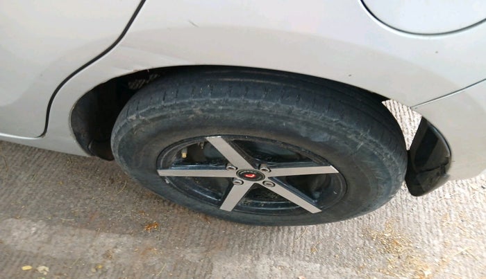 2023 Maruti Swift VXI, CNG, Manual, 58,016 km, tyre