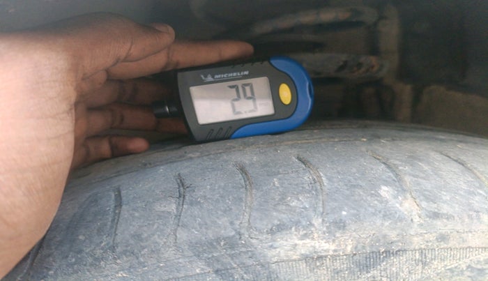 2014 Skoda Rapid AMBITION 1.6 TDI CR MT PLUS, Diesel, Manual, 1,09,249 km, tyre