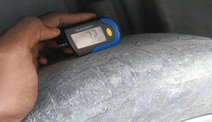 2014 Skoda Rapid AMBITION 1.6 TDI CR MT PLUS, Diesel, Manual, 1,09,249 km, tyre