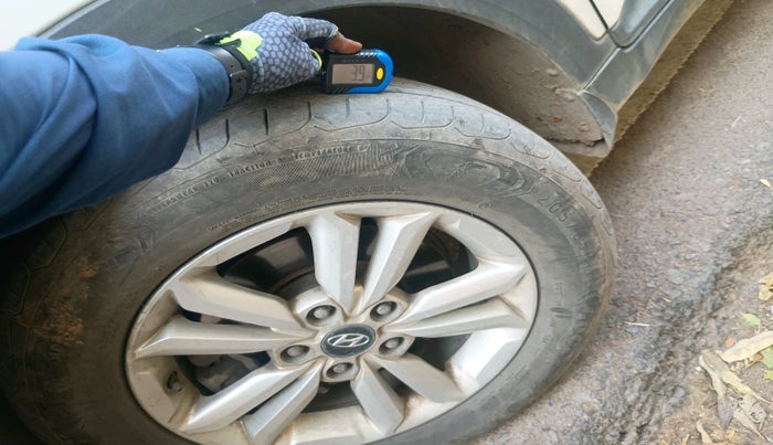 2016 Hyundai Creta SX 1.6 DIESEL, Diesel, Manual, 1,31,705 km, tyre