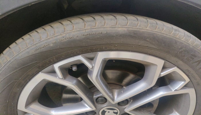 2022 Skoda KUSHAQ STYLE 1.0L TSI AT (6 AIRBAGS), Petrol, Automatic, 21,662 km, tyre