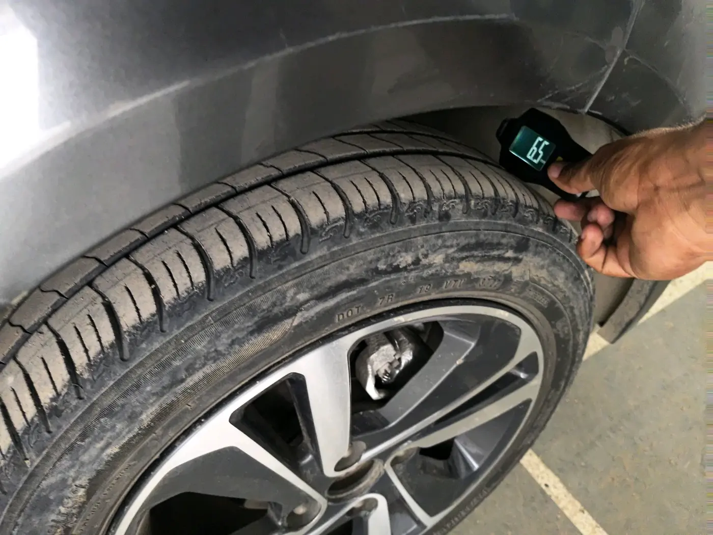 2022 Tata ALTROZ XZ PETROL, Petrol, Manual, 30,786 km, tyre