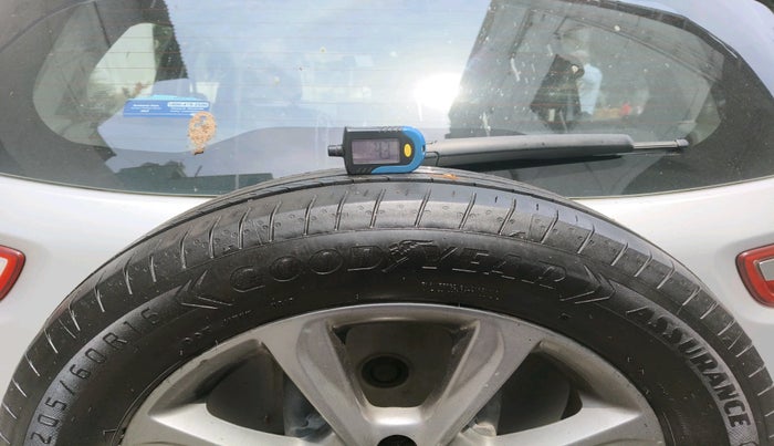 2020 Ford Ecosport TITANIUM 1.5L DIESEL, Diesel, Manual, 1,57,540 km, tyre