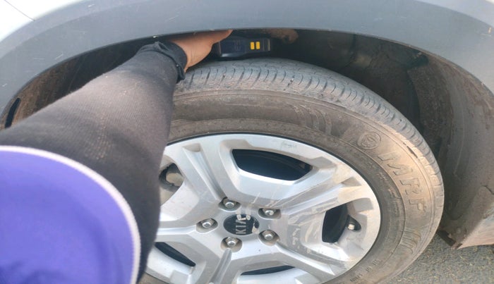 2021 KIA SONET HTK PLUS 1.2, Petrol, Manual, 47,822 km, tyre