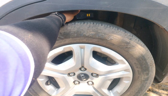 2021 KIA SONET HTK PLUS 1.2, Petrol, Manual, 47,822 km, tyre