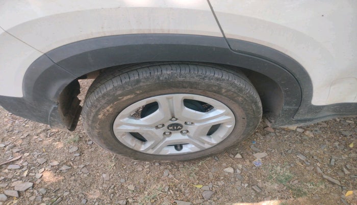 2021 KIA SONET HTK PLUS 1.2, Petrol, Manual, 47,822 km, tyre