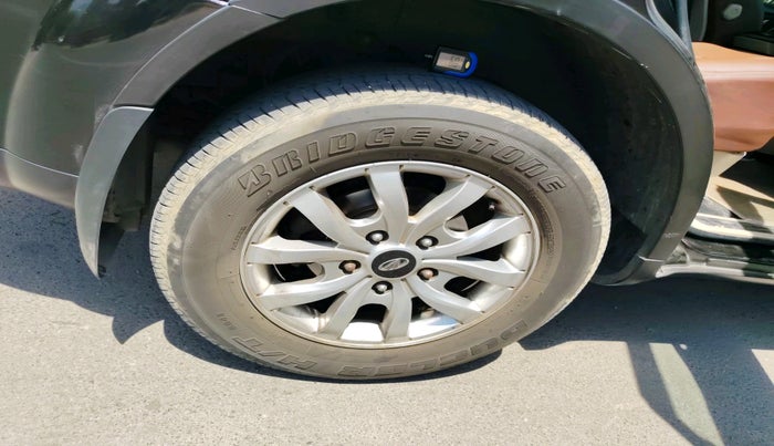 2018 Mahindra XUV500 W9, Diesel, Manual, 80,202 km, tyre