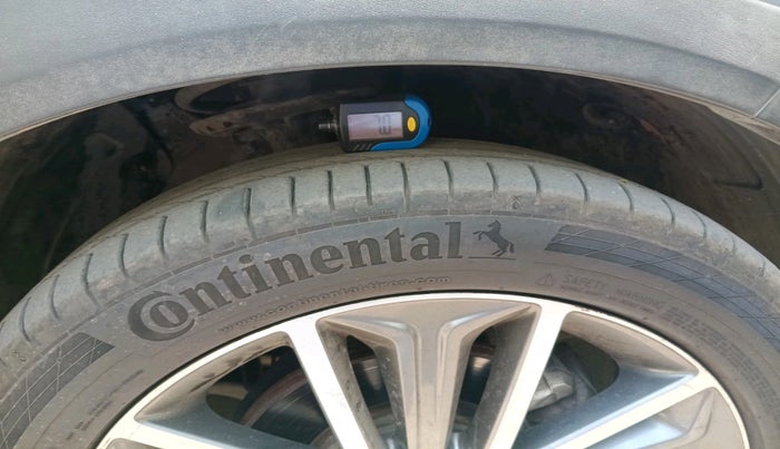 2017 Hyundai Tucson GLS 2WD AT DIESEL, Diesel, Automatic, 1,54,496 km, tyre