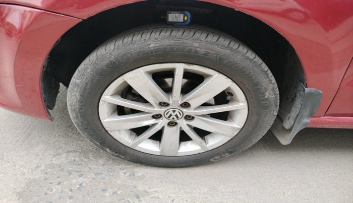 2014 Volkswagen Polo HIGHLINE1.5L, Diesel, Manual, 64,673 km, tyre