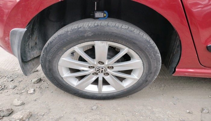 2014 Volkswagen Polo HIGHLINE1.5L, Diesel, Manual, 64,673 km, tyre