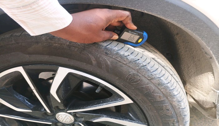 2022 MG ASTOR SMART 1.5 MT, Petrol, Manual, 82,437 km, tyre