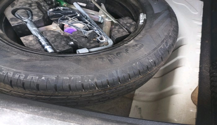 2022 MG ASTOR SMART 1.5 MT, Petrol, Manual, 82,437 km, tyre