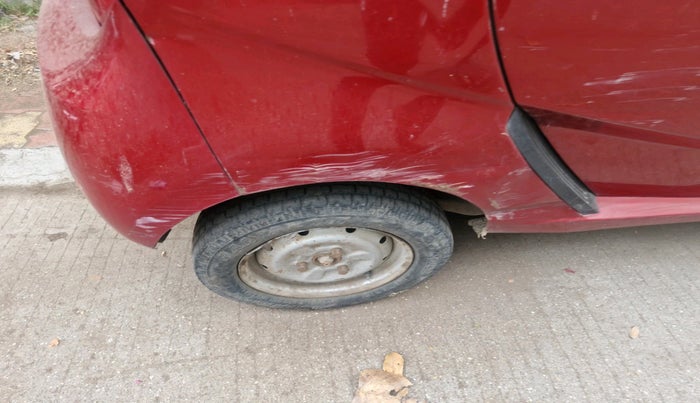 2015 Tata Nano TWIST XT, Petrol, Manual, 70,060 km, tyre