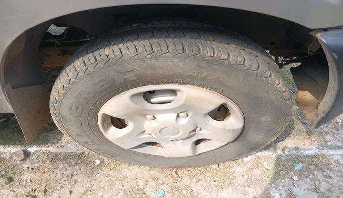 2011 Mahindra Scorpio LX, Diesel, Manual, 1,93,722 km, tyre