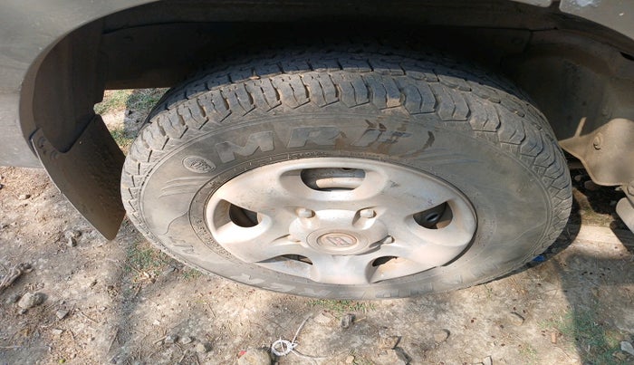 2011 Mahindra Scorpio LX, Diesel, Manual, 1,93,722 km, tyre