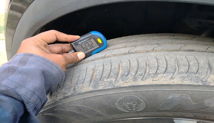 2021 Mahindra XUV700 AX 7 LUXURY P AT 7 STR, Petrol, Automatic, 25,000 km, tyre