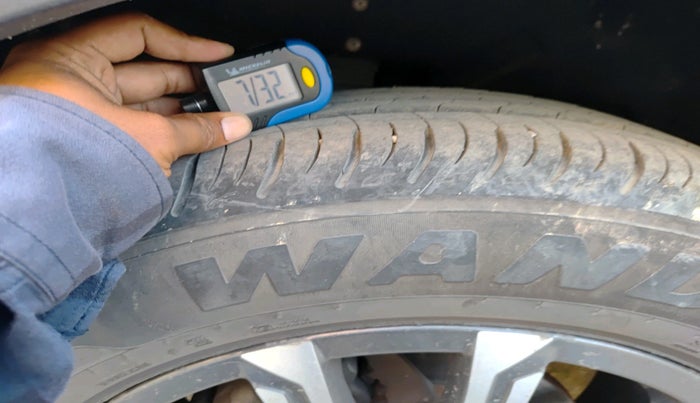 2021 Mahindra XUV700 AX 7 LUXURY P AT 7 STR, Petrol, Automatic, 25,000 km, tyre